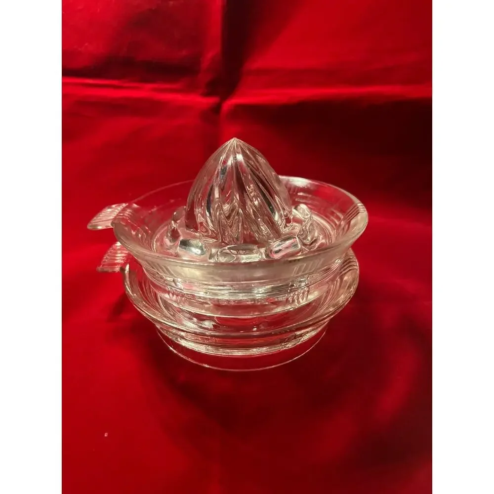 Vintage Criss Cross Juicers with Side Tab - set of 2 - Picture 10 of 11